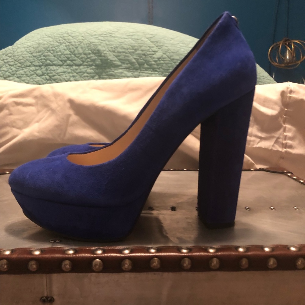 Guess blue suede chunky heel shoes. Sz. 6.5